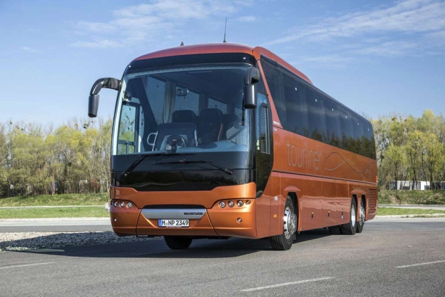autobus-neoplan-tourliner-l-2015-proauto-01